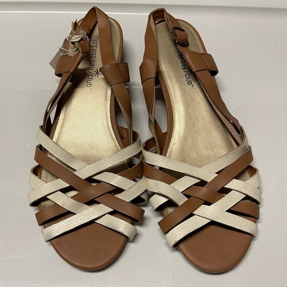 Montego Bay Club Sandals 9.5 NWT Strappy Brown White Summer 1 Inch Wedge - Picture 1 of 2